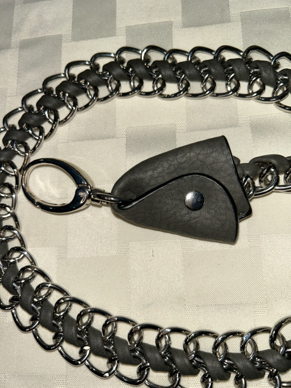 Dark Gray and Silver Double Chain Wallet Connector